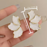 Orecchini a Petalo di Fiore di Perla