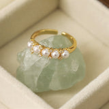 Anello a Cinque Perle
